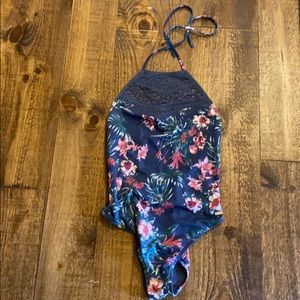 One piece swim suit